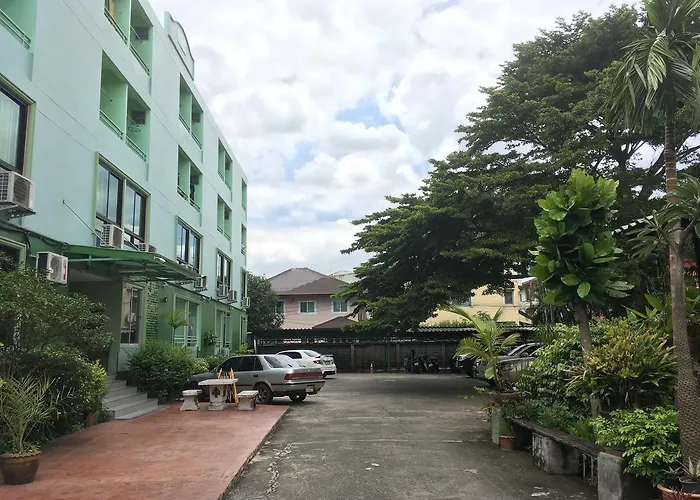 Hotel Chanmuan Resident