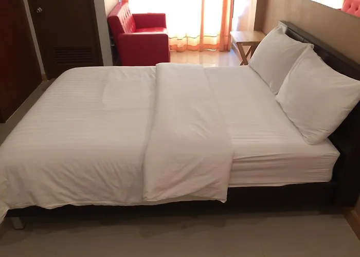 Chanmuan Resident Hotel *
